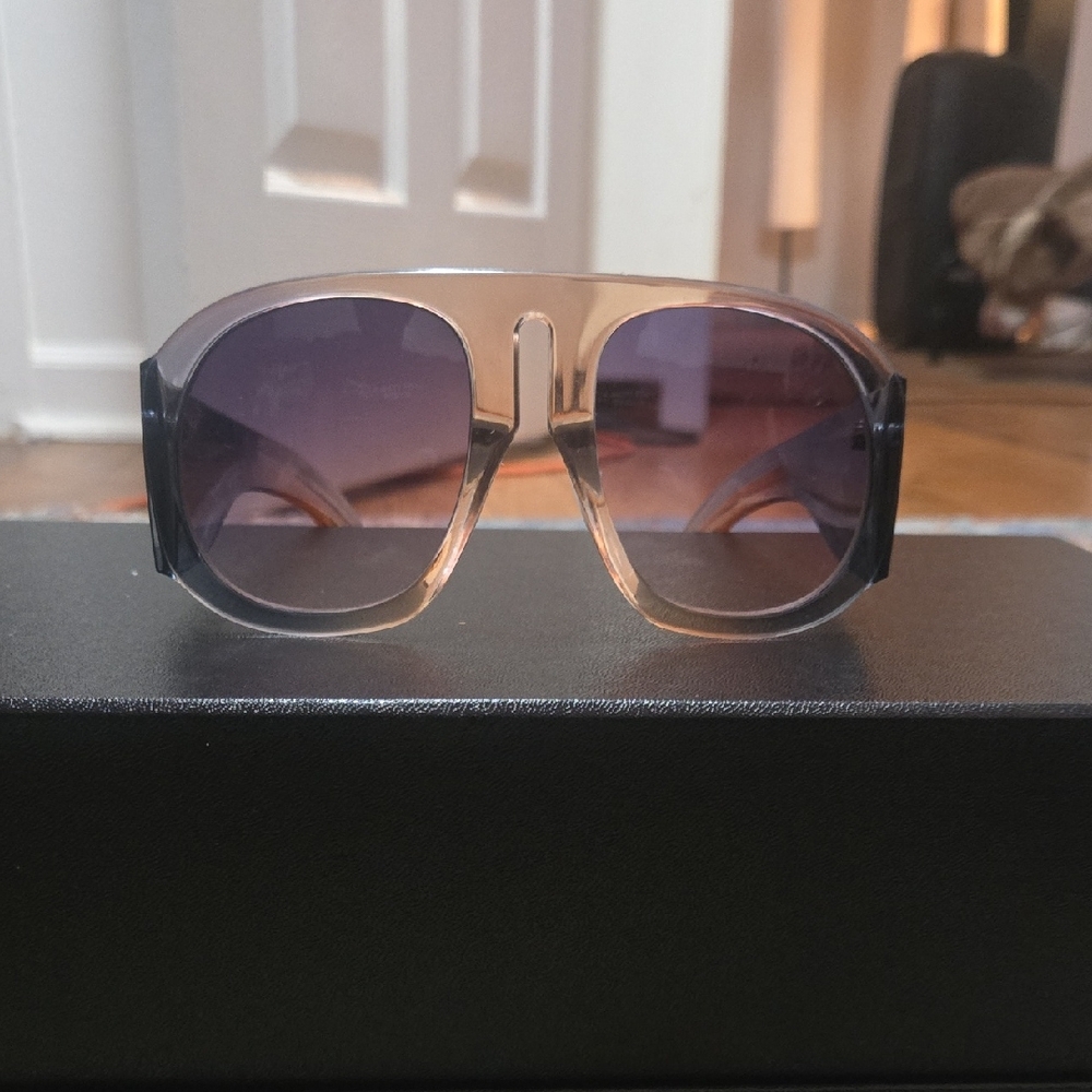 Clear to Black Gradient Aviator Sunglasses - Women